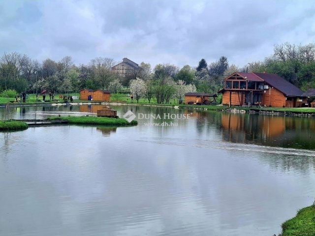 Eladó családi ház, Pécsváradon 140 M Ft, 2 szobás