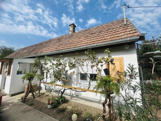 Eladó családi ház, Üllőn 42.9 M Ft, 1 szobás