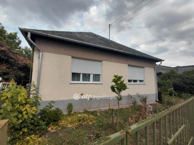 Eladó családi ház, Csányon 22 M Ft, 2+1 szobás
