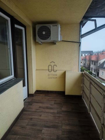 Eladó téglalakás, Hajdúböszörményen 54 M Ft, 3 szobás