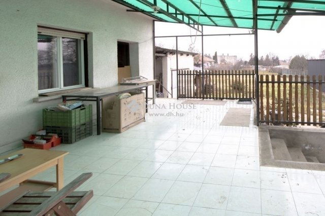 Eladó családi ház, Ecseren 79.9 M Ft, 3 szobás