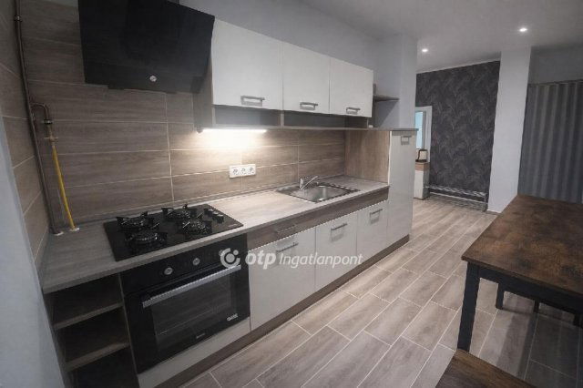 Eladó téglalakás, Debrecenben 62.9 M Ft, 2 szobás