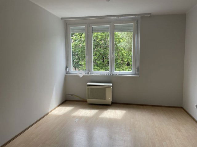 Kiadó panellakás, albérlet, Kecskeméten 150 E Ft / hó, 2 szobás