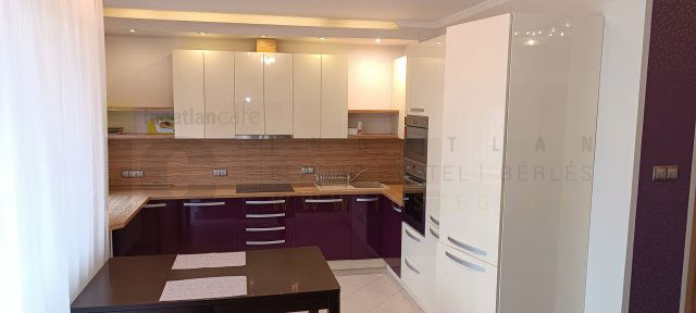 Kiadó téglalakás, albérlet, Szegeden 300 E Ft / hó, 2+1 szobás