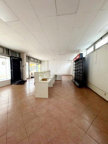 Kiadó üzlethelyiség, Szegeden, Jókai utcában 300 E Ft / hó