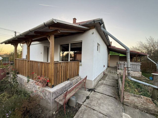 Eladó családi ház, Tiszadadán 27.5 M Ft, 2 szobás
