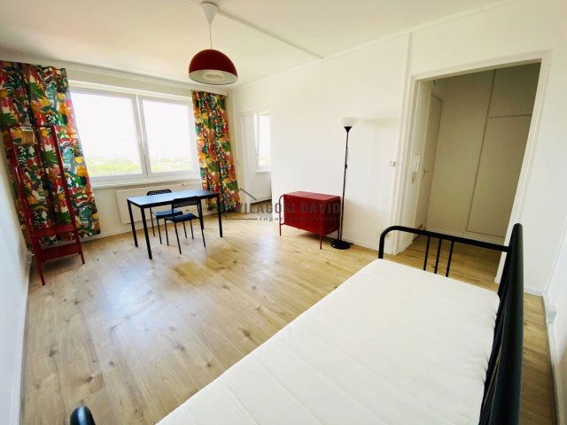 Eladó panellakás, Debrecenben 41.9 M Ft, 1 szobás