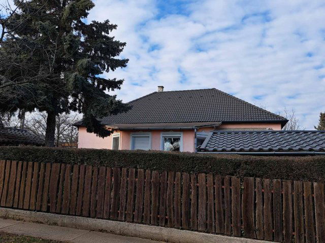 Eladó családi ház, Kistarcsán 119 M Ft, 5 szobás