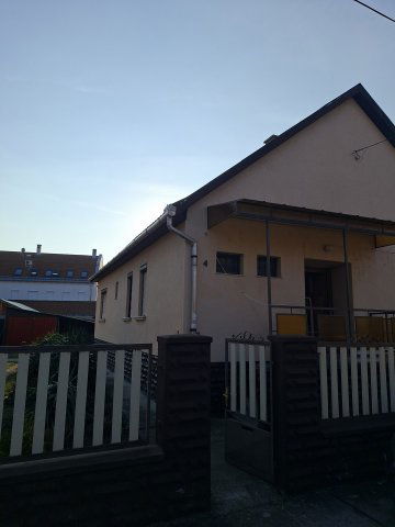 Eladó családi ház, Jászberényben 54.9 M Ft, 3 szobás