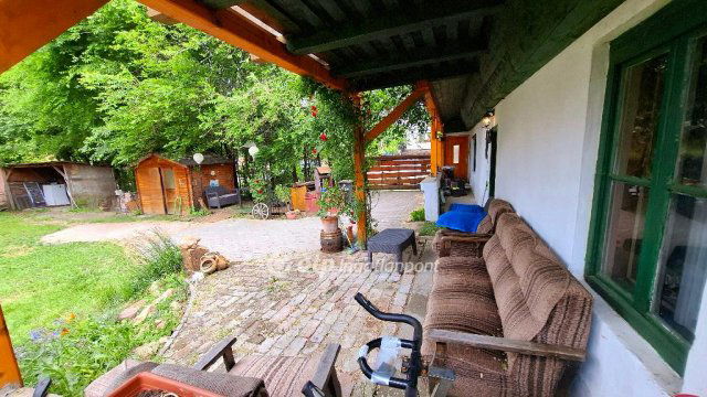 Eladó családi ház, Velencén 49.9 M Ft, 2 szobás