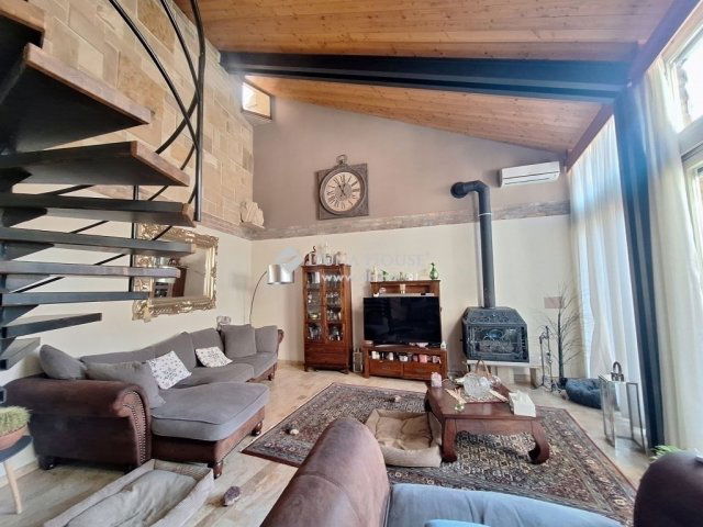 Eladó családi ház, Pécsett 129.9 M Ft, 4 szobás