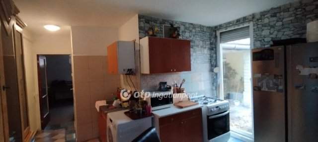 Eladó családi ház, Jászberényben 24.9 M Ft, 2+2 szobás