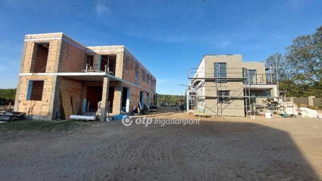 Eladó családi ház, Gödöllőn 159 M Ft, 4 szobás