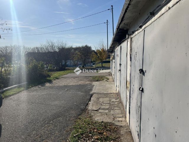 Eladó garázs, Várpalotán 7.5 M Ft / költözzbe.hu