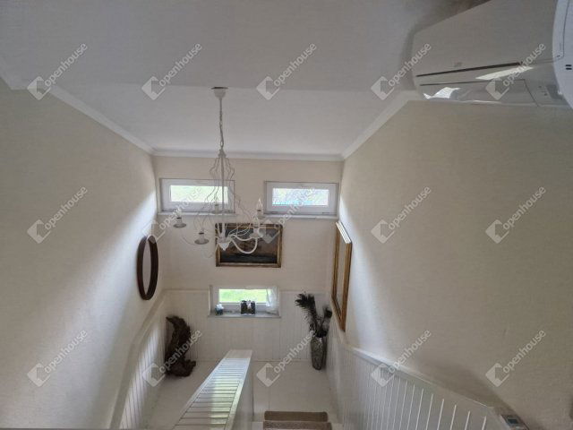 Eladó családi ház, Mosonmagyaróváron 135 M Ft, 5 szobás