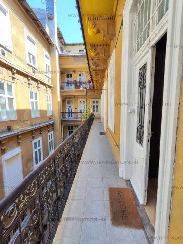Eladó téglalakás, Budapesten, VI. kerületben 73.8 M Ft, 2 szobás