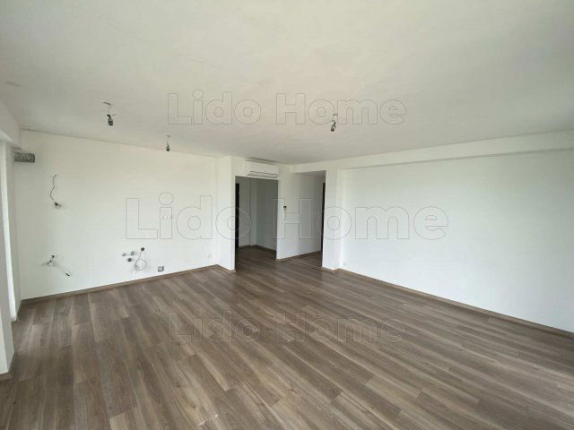 Eladó téglalakás, Siófokon 218.4 M Ft, 4 szobás