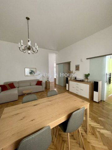 Kiadó téglalakás, albérlet, Pécsett 190 E Ft / hó, 2 szobás