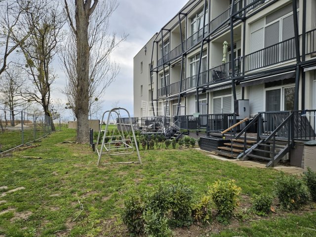 Eladó téglalakás, Balatonberényben 43 M Ft, 1 szobás