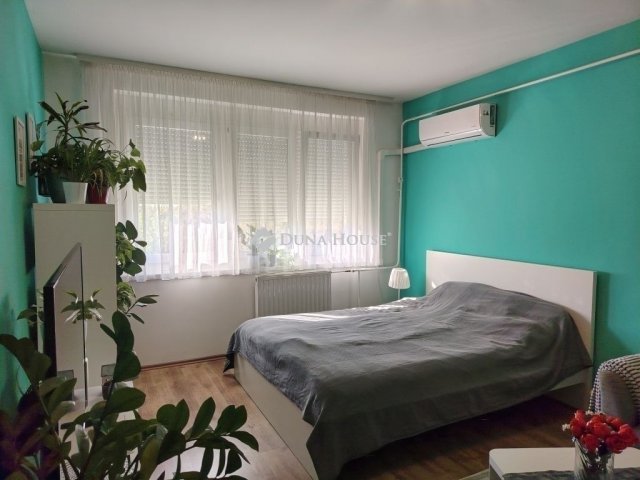 Eladó panellakás, Székesfehérvárott 60 M Ft, 3 szobás