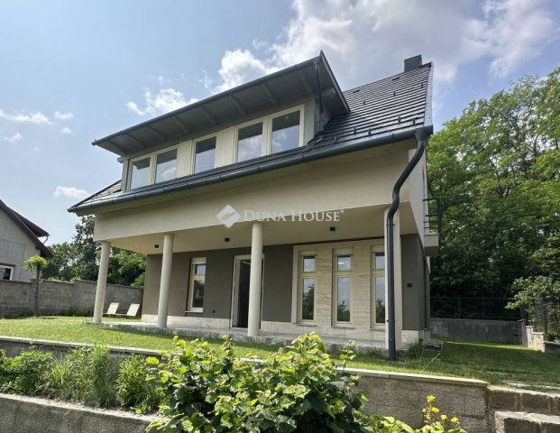 Eladó családi ház, Domonyban 74.9 M Ft, 4 szobás