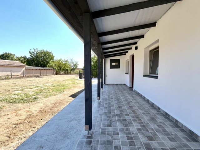 Eladó családi ház, Farmoson 35 M Ft, 3 szobás