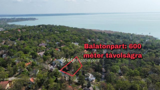 Eladó nyaraló, Balatonalmádiban 44.9 M Ft, 2+1 szobás