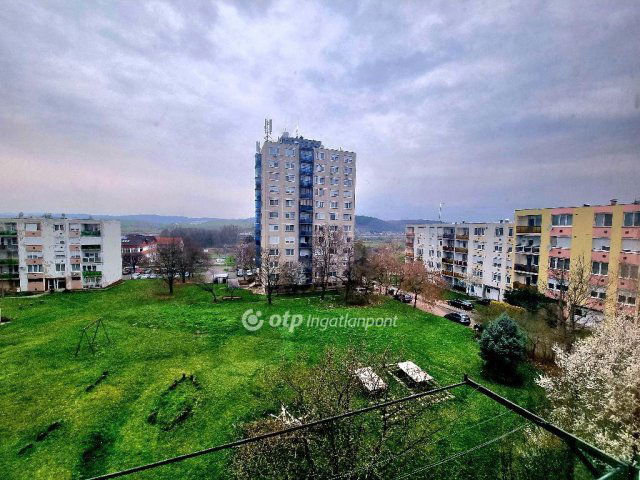 Eladó panellakás, Bátonyterenyén 8.2 M Ft, 1 szobás
