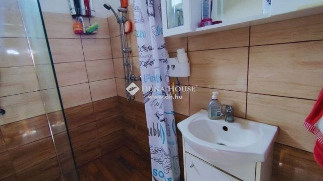 Eladó családi ház, Alsónémediben 54.8 M Ft, 2 szobás