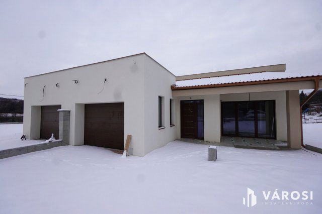 Eladó ikerház, Tinnyén 120 M Ft, 4 szobás / költözzbe.hu