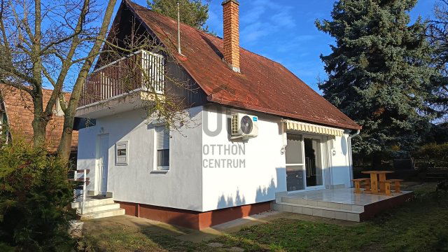 Eladó nyaraló, Balatonszemesen 108 M Ft, 4 szobás