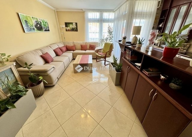 Eladó téglalakás, Kecskeméten 87.9 M Ft, 2+2 szobás