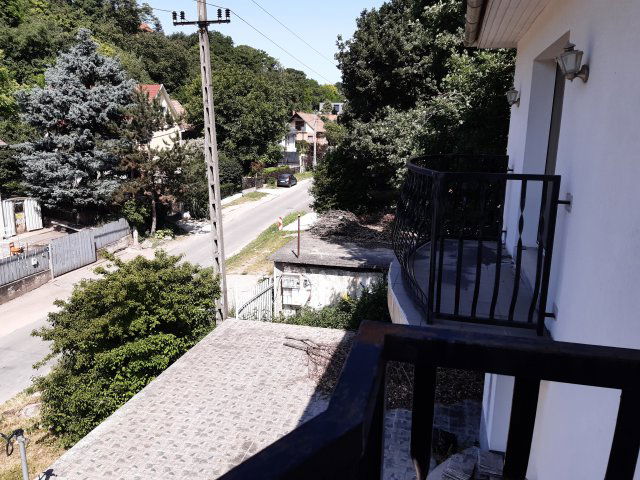 Eladó családi ház, Diósdon 280 M Ft, 7 szobás