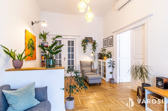 Eladó téglalakás, Budapesten, V. kerületben 159.9 M Ft, 3 szobás