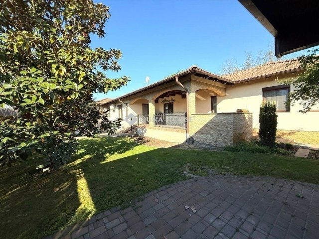 Eladó családi ház, Dabason 160 M Ft, 4 szobás