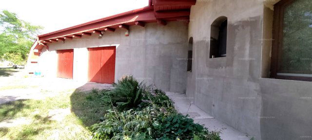 Eladó családi ház, Délegyházán 186 M Ft, 7 szobás