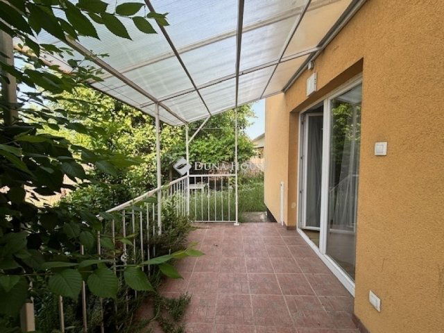 Eladó téglalakás, Üllőn 93 M Ft, 2+2 szobás