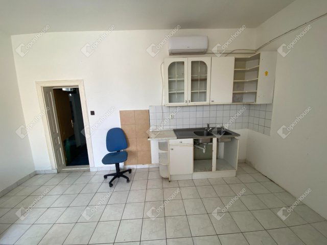 Eladó családi ház, Mosonmagyaróváron 68 M Ft, 4 szobás