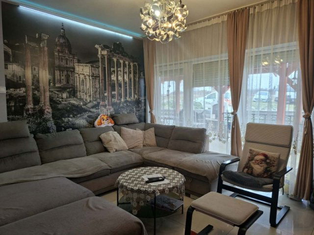 Eladó családi ház, Pécsett 120 M Ft, 4 szobás