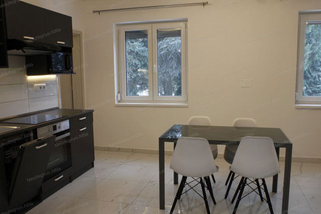 Eladó téglalakás, Sopronban 68.5 M Ft, 2 szobás