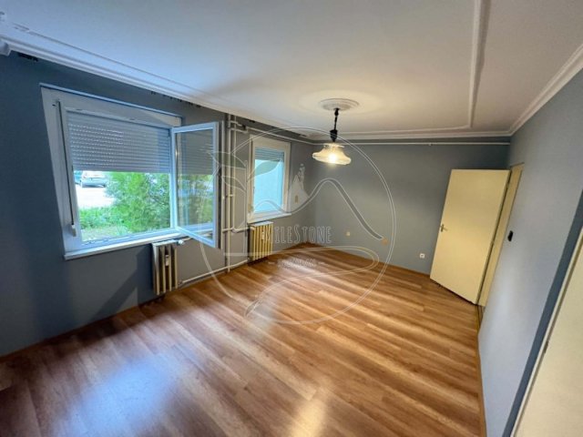 Eladó panellakás, Gyulán 33.5 M Ft, 2 szobás