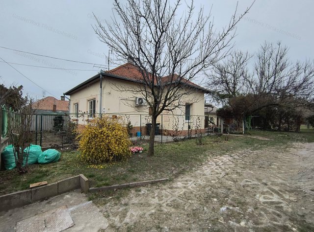 Eladó családi ház, Törökszentmiklóson 44.9 M Ft, 3 szobás