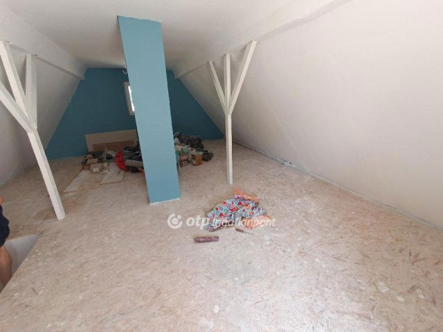 Eladó családi ház, Szigetszentmiklóson 58 M Ft, 3 szobás