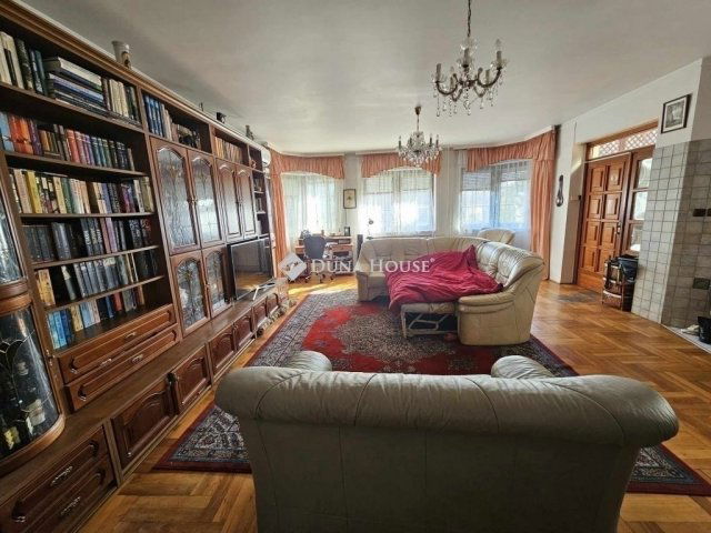 Eladó családi ház, Budapesten, XVIII. kerületben 140 M Ft