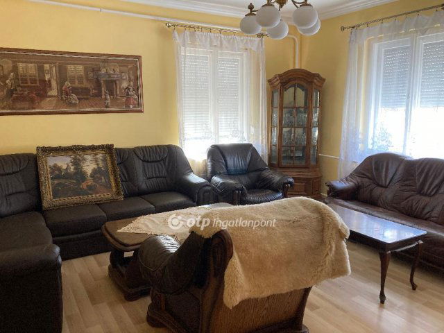 Eladó családi ház, Kerecsenden 49.9 M Ft, 4+1 szobás