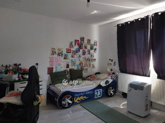 Eladó családi ház, Üllésen 53.9 M Ft, 3 szobás