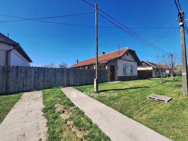 Eladó családi ház, Körösladányban 23.5 M Ft, 3 szobás