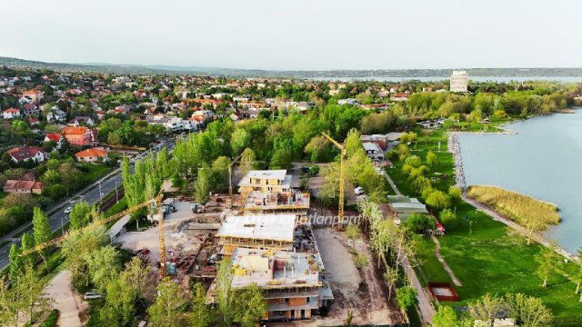 Eladó nyaraló, Balatonalmádiban 129.959 M Ft, 3 szobás
