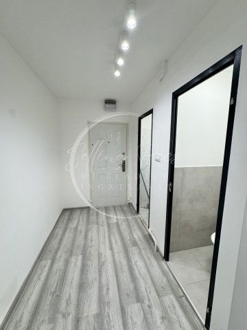 Eladó panellakás, Pécsett, Krisztina téren 37.5 M Ft, 2 szobás