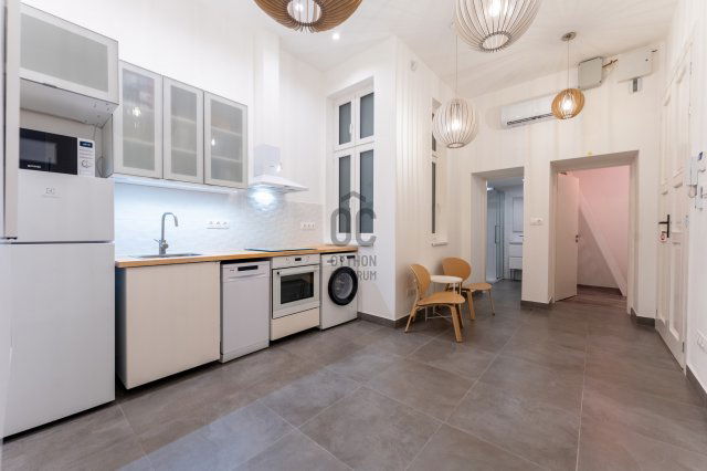 Eladó téglalakás, Budapesten, VIII. kerületben 86 M Ft, 3 szobás